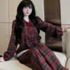 SÉT BỘ PYJAMA TAY DÀI QUẦN DÀI DÀI SEN KẺ ĐỎ – CHẤT ĐŨI DẠ MỀM MÁT, NHẸ NHÀNG, CUTE XINH MẶC NHÀ